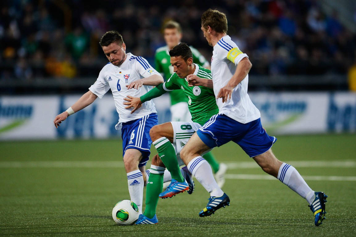 赛地聚焦:德国杯集结日热度飙升,纽约尼克斯调整名单,气氛紧张,阵容厚度经受考验的简单介绍 赛地聚焦:德国杯集结日热度飙升,纽约尼克斯调整名单,气氛紧张,阵容厚度经受考验的简单介绍