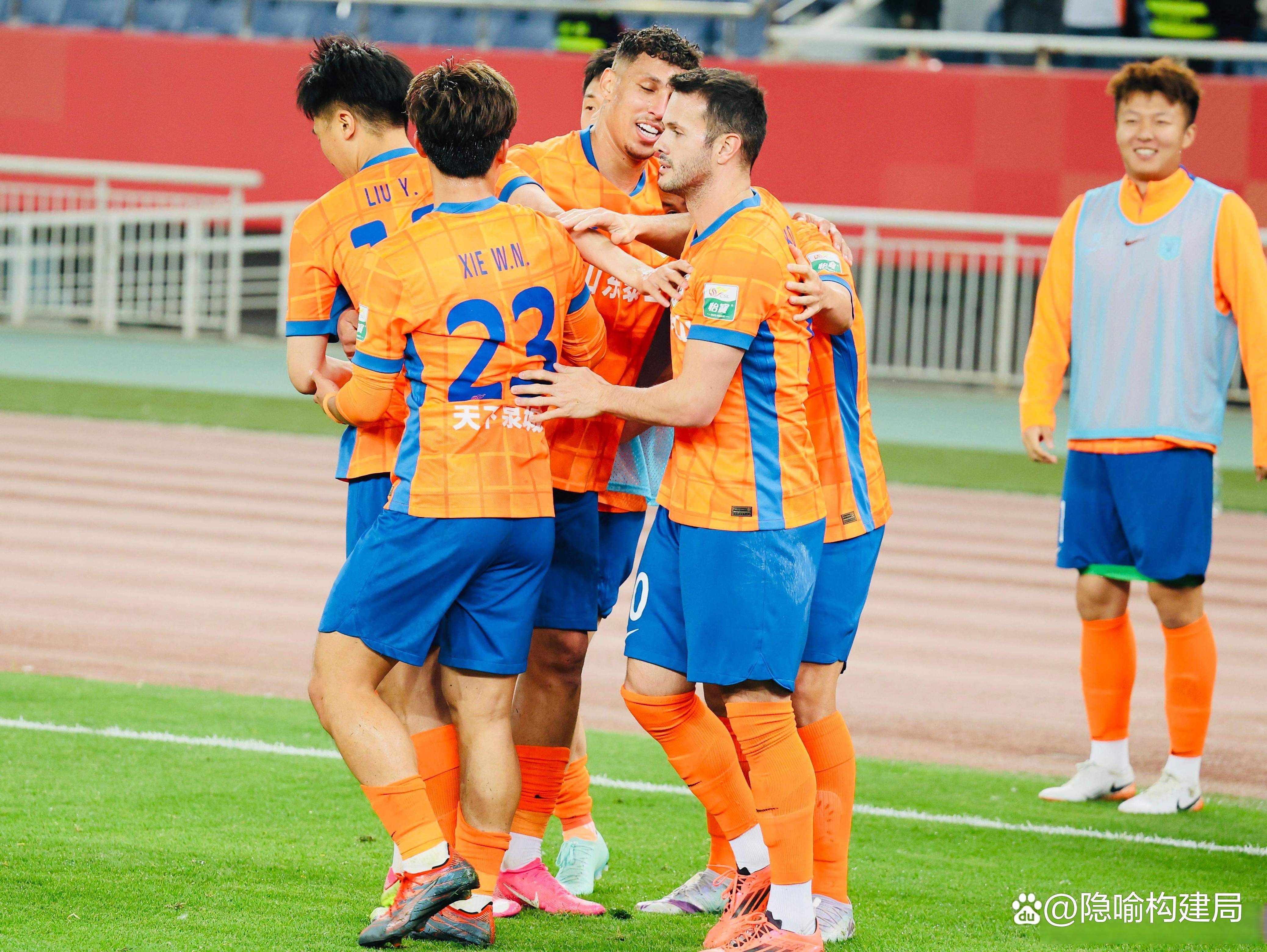 金年会真人娱乐关键时刻里昂防线松动——中超节点到来，引发热议，临场指挥获称赞的简单介绍