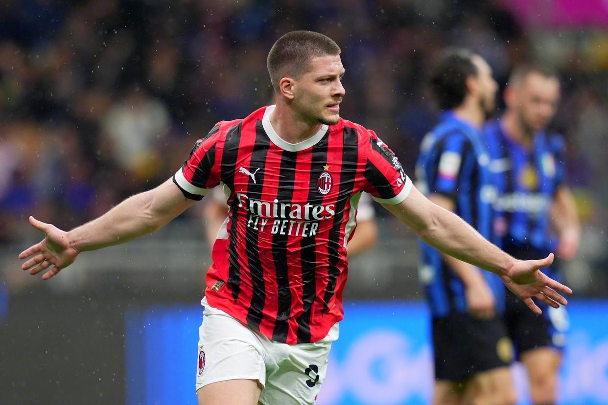 包含转会期AC米兰造点机会——意大利杯节点到来，球迷炸锅，球探报告显示潜力的词条