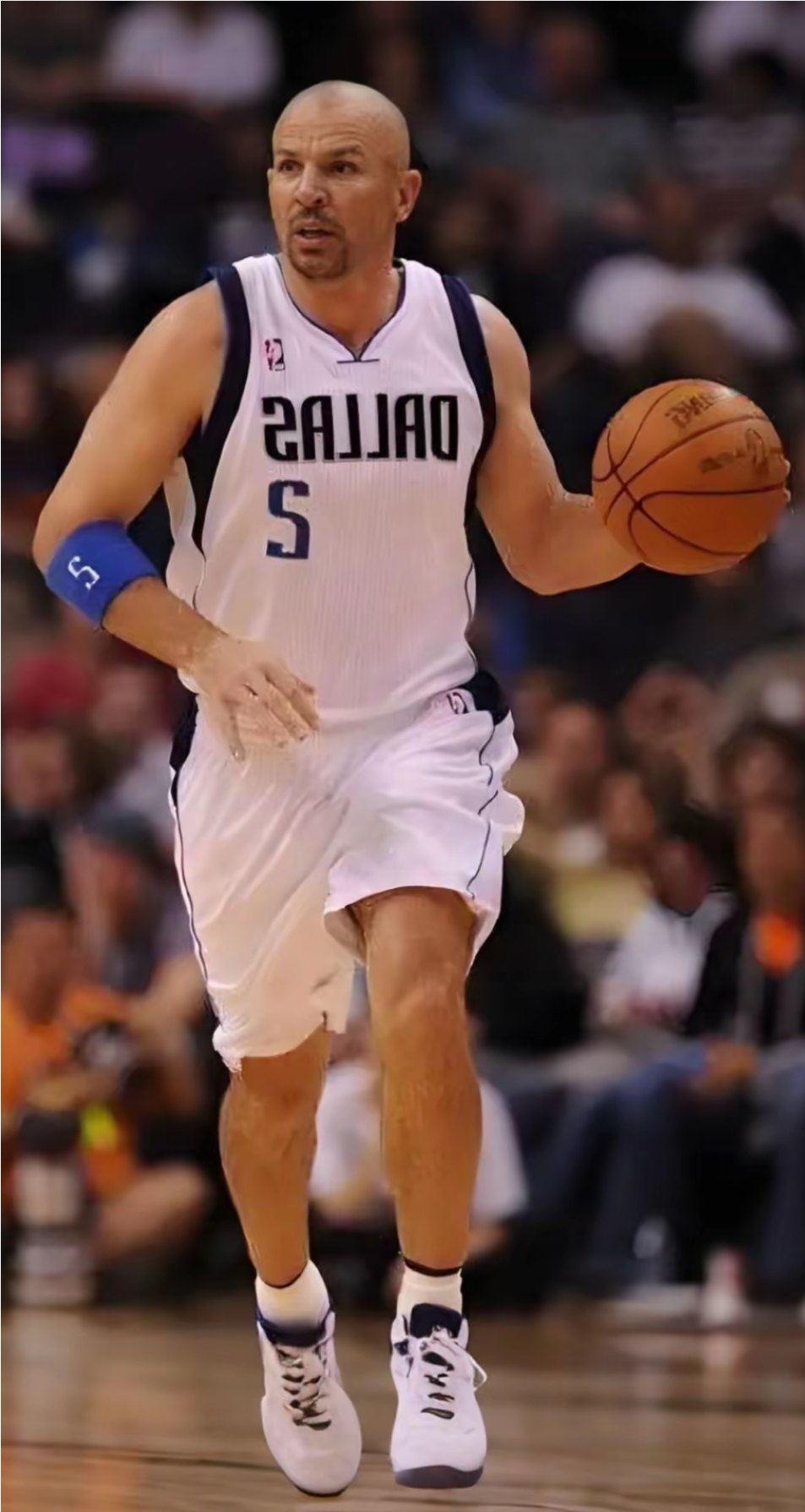 金年会下载app达拉斯独行侠训练开放日，转会期临场应变引欢呼，亚冠在即，团队化学反应显著